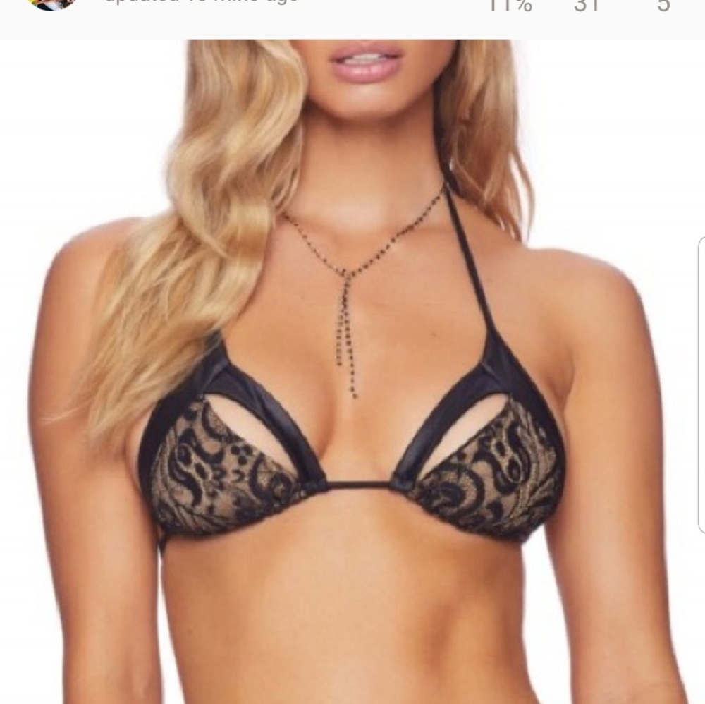 ***SOLD***Beach Bunny Harper Bikini top XL NEW